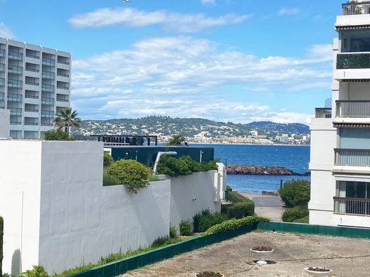 아파트 / Mandelieu-la-Napoule, Alpes-Maritimes