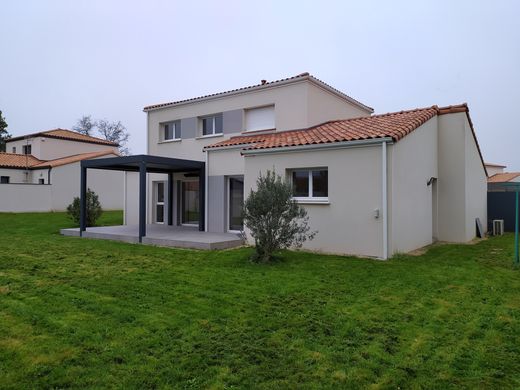 Casa de lujo en Pont-Saint-Martin, Loira Atlántico