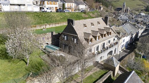 Casa de lujo en Chaudes-Aigues, Cantal