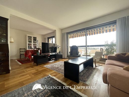 Apartament w Rueil-Malmaison, Hauts-de-Seine