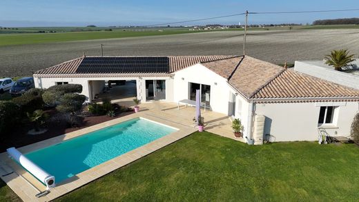 Luksusowy dom w Semussac, Charente-Maritime