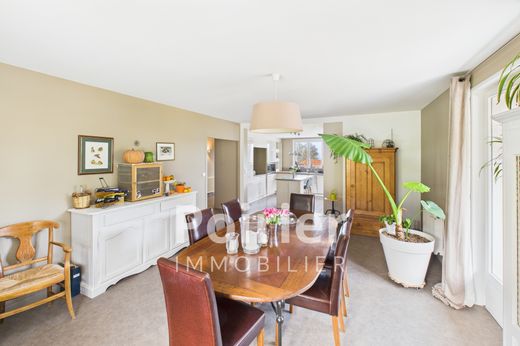 Casa di lusso a Bons-en-Chablais, Alta Savoia