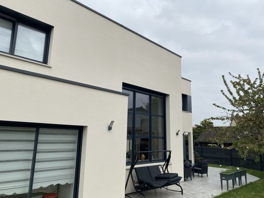 Maison de luxe à Caen, Calvados