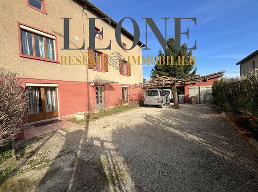 Luxury home in Villefranche-sur-Saône, Rhône