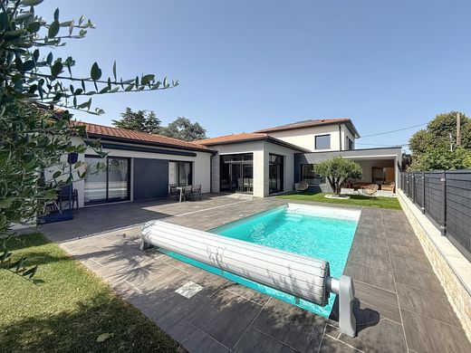 Villa in Saint-Joseph, Loire