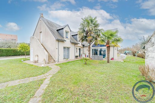 Πολυτελή κατοικία σε Tours, Indre-et-Loire