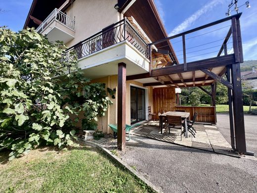 Maison de luxe à La Balme-de-Sillingy, Haute-Savoie