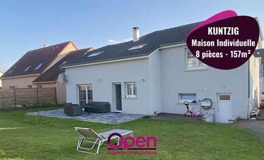 豪宅  Kuntzig, Moselle