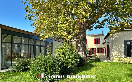 Luxus-Haus in Latresne, Gironde