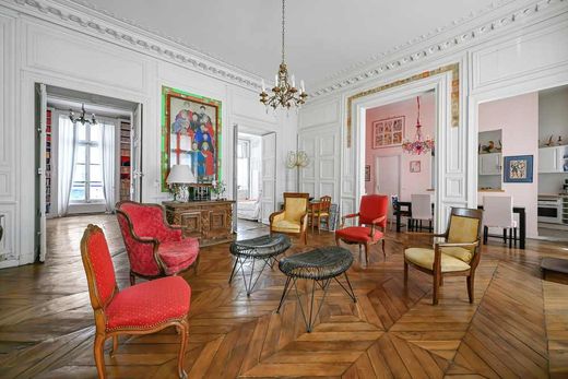 Apartment in Canal Saint Martin, Château d’Eau, Porte Saint-Denis, Paris