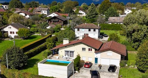 Luxus-Haus in Ornex, Ain