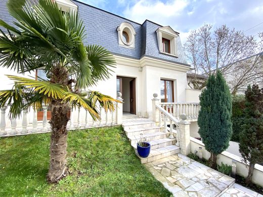Luxury home in Ormesson-sur-Marne, Val-de-Marne