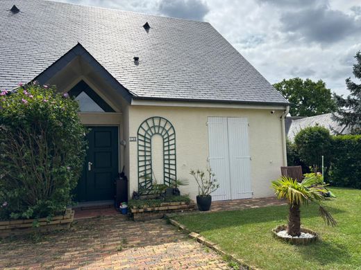 Villa a Montlignon, Val d'Oise