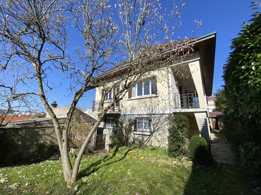 منزل ﻓﻲ Brunoy, Essonne