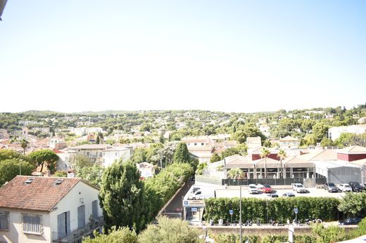 Apartment / Etagenwohnung in Cassis, Bouches-du-Rhône