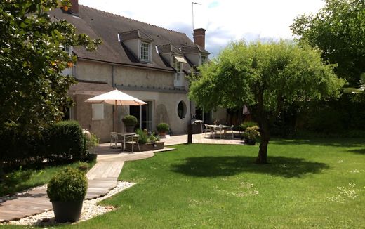 Luxe woning in Vichy, Allier