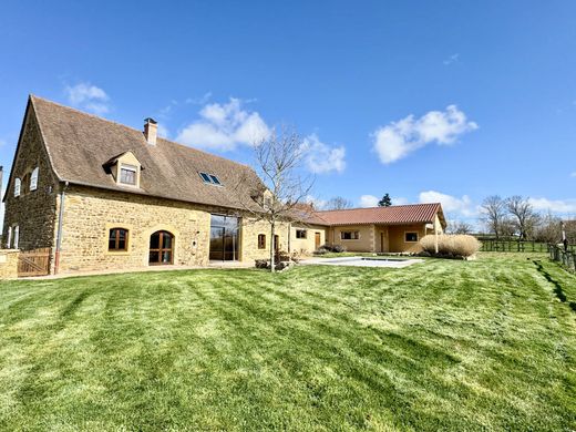Luxury home in Paray-le-Monial, Saône-et-Loire