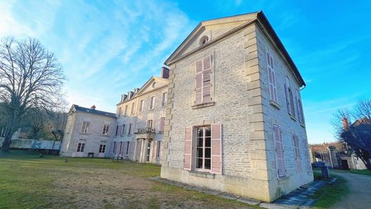 豪宅  L'Isle-sur-Serein, Yonne