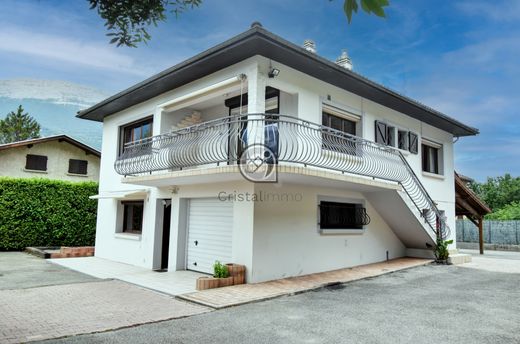 Luxury home in Varces-Allières-et-Risset, Isère