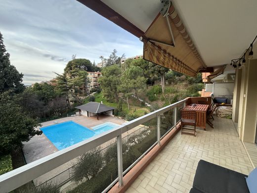 ニース, Alpes-Maritimesのアパートメント