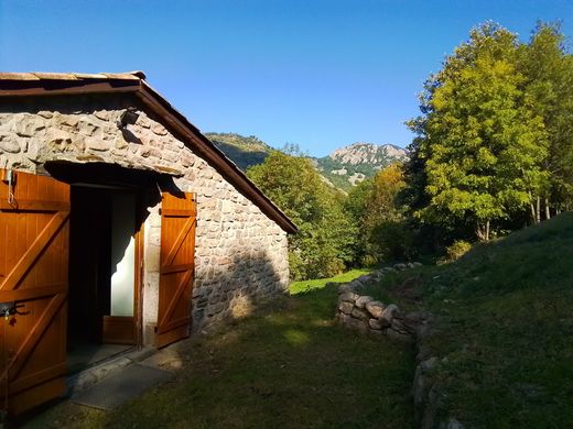 منزل ﻓﻲ Antraigues-sur-Volane, Ardèche