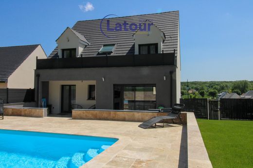 Luxus-Haus in Houdan, Yvelines