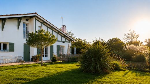 Luxury home in Gujan-Mestras, Gironde