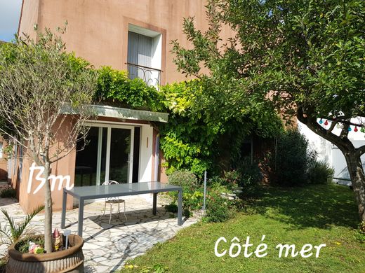 Maison de luxe à Ciré-d'Aunis, Charente-Maritime