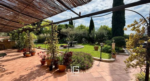 Luxury home in Cuers, Var