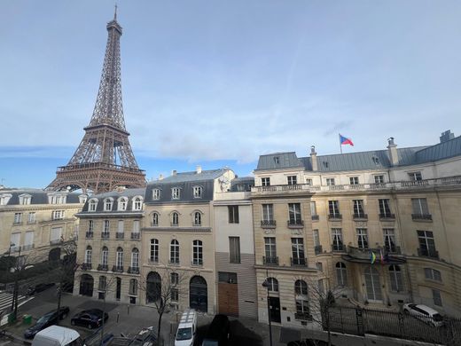 Apartment in Tour Eiffel, Invalides – Ecole Militaire, Saint-Thomas d’Aquin, Paris