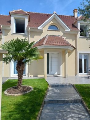 Maison de luxe à Saint-Arnoult-en-Yvelines, Yvelines