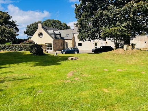 Luxury home in Ploudaniel, Finistère