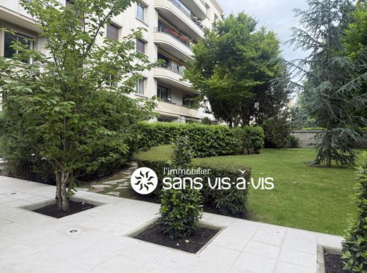 Apartment in Neuilly-sur-Seine, Hauts-de-Seine