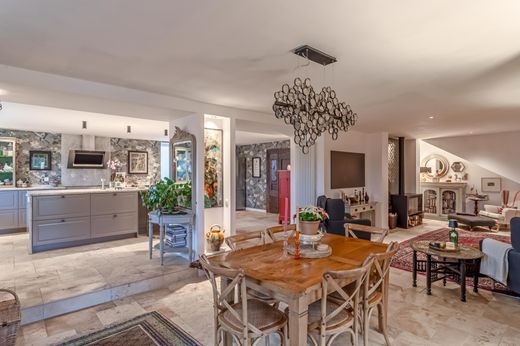 Πολυτελή κατοικία σε Lavercantière, Lot