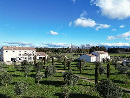 Luxury home in Pernes-les-Fontaines, Vaucluse