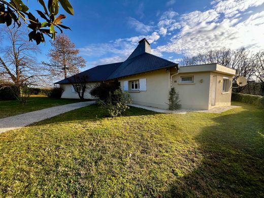 Luxury home in Noailles, Corrèze