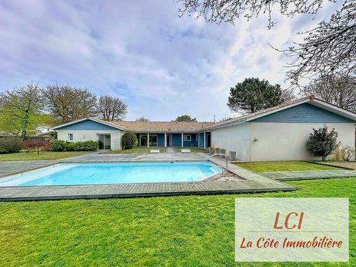 Luxury home in Gujan-Mestras, Gironde