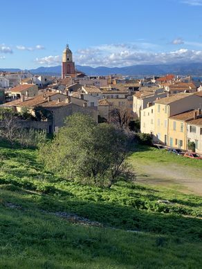 Apartment / Etagenwohnung in Saint-Tropez, Var