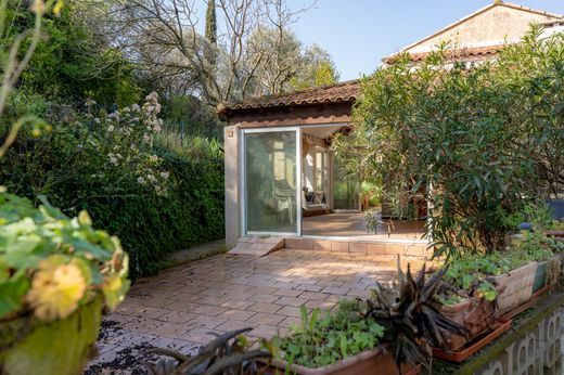 Luxury home in Simiane-Collongue, Bouches-du-Rhône
