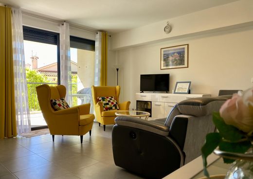 Apartment / Etagenwohnung in Sanary-sur-Mer, Var
