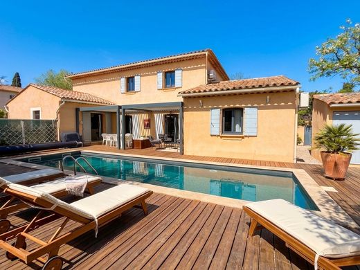 Willa w Les Arcs, Var