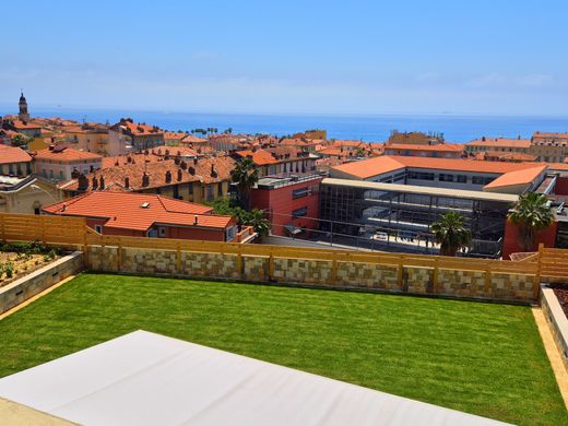 Apartment / Etagenwohnung in Menton, Alpes-Maritimes