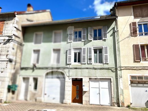 Luxus-Haus in Moirans-en-Montagne, Jura