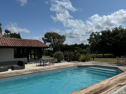 Luxe woning in Angresse, Landes