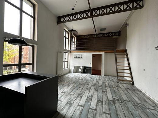 Apartment / Etagenwohnung in Lille, Nord