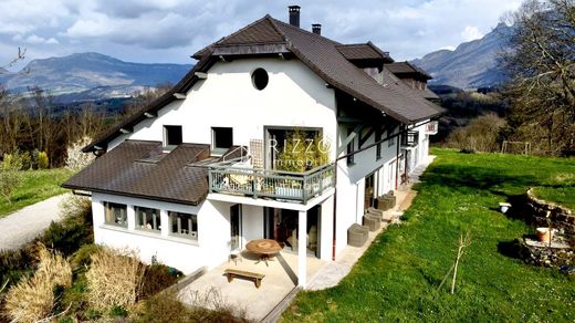 Demeure ou Maison de Campagne à Yenne, Savoie