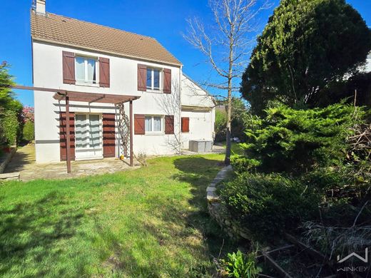 Luxury home in Yerres, Essonne