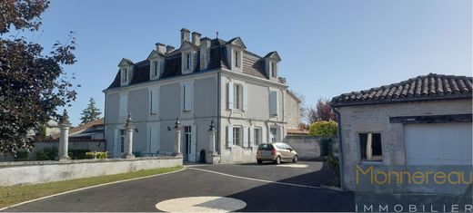 Luxus-Haus in Vars, Charente