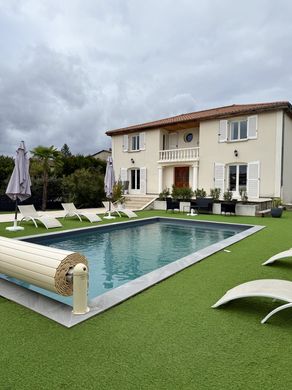 Элитный дом, Pont-du-Château, Puy-de-Dôme