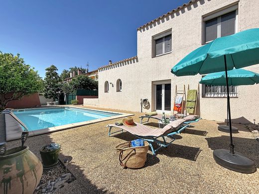 Maison de luxe à Saint-Cyprien, Pyrénées-Orientales